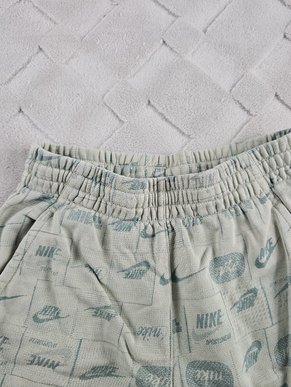 Nike Kids Sweat Shorts Youth Large All Over Print - Picture 2 of 9